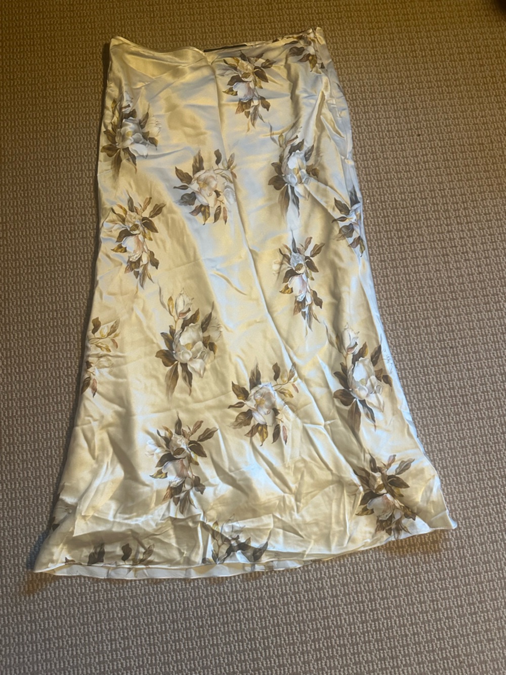 Ellen Tracy silk skirt floral lined size 10 cut on bias fits beautifully